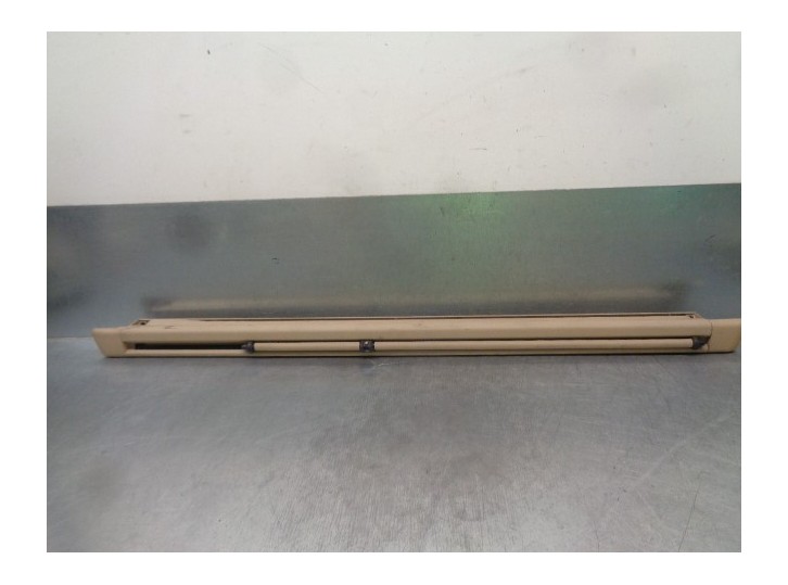 Recambio de bandeja trasera para cadillac srx v6 elegance referencia OEM IAM 19209403 19209404 