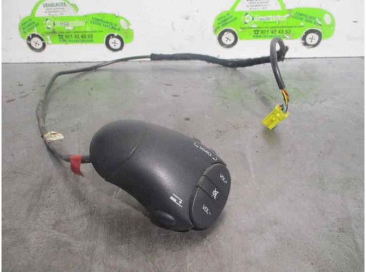 Replacement steering wheel radio control for Renault Master from ´98 2.8 TDI OEM IAM reference 8200064332 