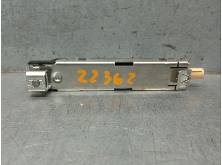 Recambio de antena para audi a3 sportback (8va, 8vf) 2.0 tdi referencia OEM IAM 8V4035225B 920286313 