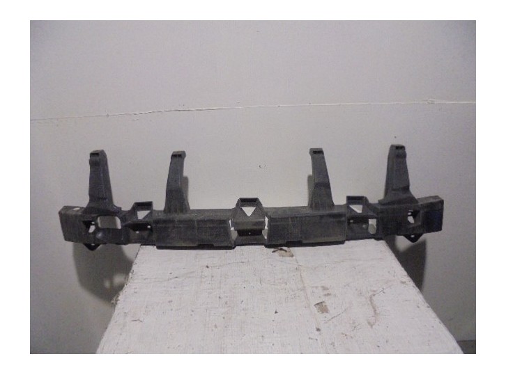 Recambio de refuerzo paragolpes trasero para dacia duster ambiance 4x2 referencia OEM IAM DE PLASTICO 