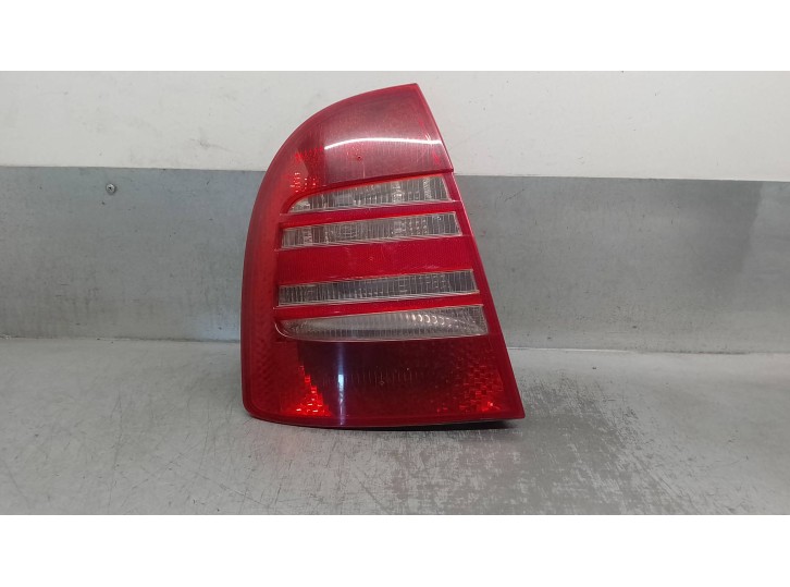 Recambio de piloto trasero izquierdo para skoda superb (3u4) 1.9 tdi referencia OEM IAM 3U5945111 4 PUERTAS 