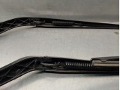 Recambio de brazo limpia delantero derecho para opel insignia berlina 1.6 cdti dpf referencia OEM IAM 13227399 13227398 