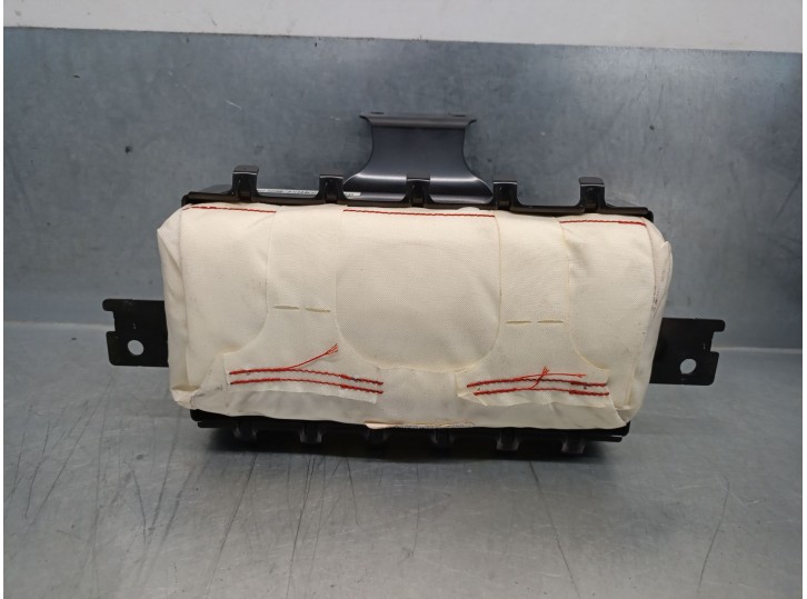 Recambio de airbag delantero derecho para kia cee´d (jd) 1.6 crdi 136 referencia OEM IAM 84530A2000 84530A2000 34122139B