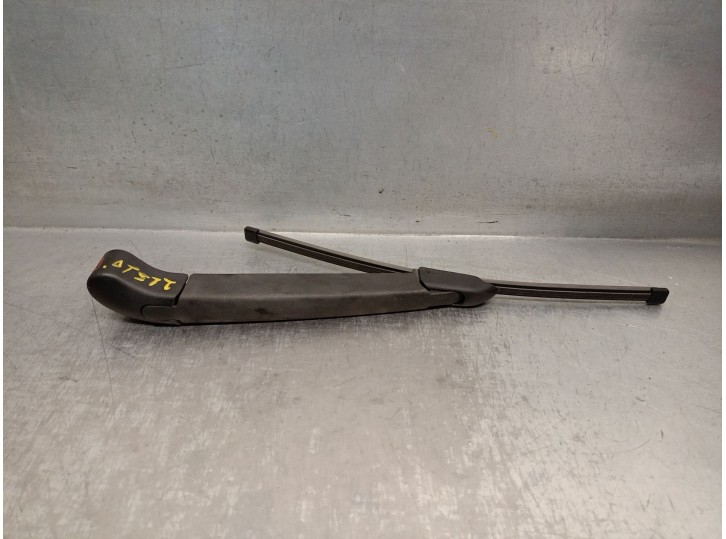 Recambio de brazo limpia trasero para hyundai i30 station wagon (gd) 1.6 crdi referencia OEM IAM 98811A5000 98811A5000 