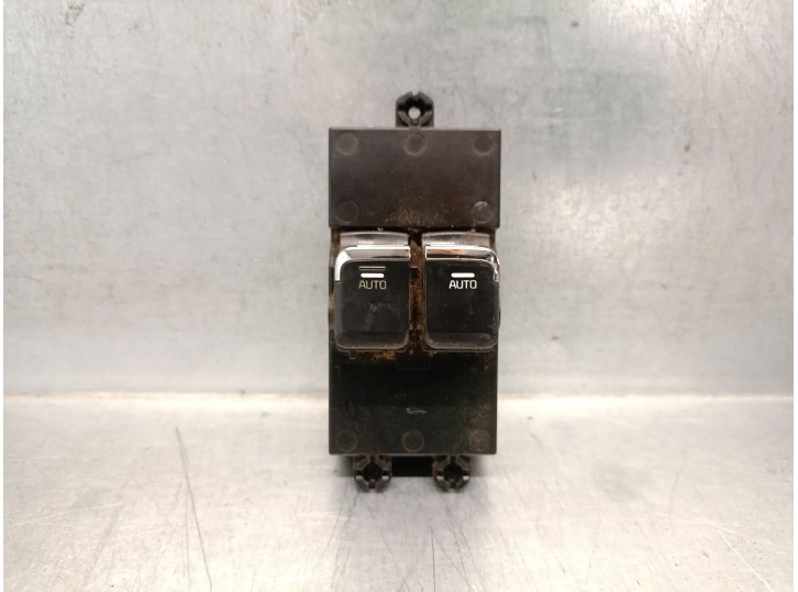 Recambio de mando elevalunas delantero izquierdo para kia cee´d (jd) 1.6 crdi 136 referencia OEM IAM 93570A2300 93570A2300WK 