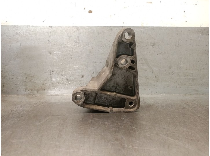Recambio de soporte motor para opel insignia a (g09) 2.0 cdti (68) referencia OEM IAM 13228288 682885 