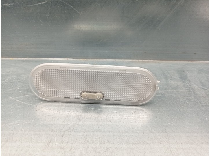 Recambio de luz interior para dacia sandero ii 0.9 tce cat referencia OEM IAM 8200074362 