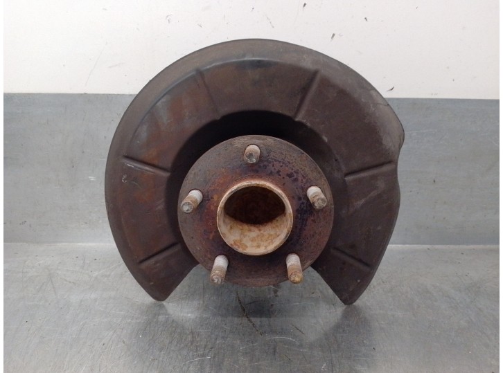 Recambio de mangueta trasera derecha para volvo v50 familiar 2.0 diesel cat referencia OEM IAM 31340686  