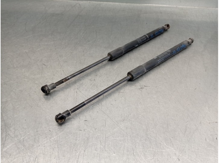 Recambio de amortiguadores maletero / porton para dacia duster ambiance 4x2 referencia OEM IAM 904520004R  