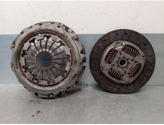 Recambio de kit embrague para dacia sandero ii 0.9 tce cat referencia OEM IAM 302053302R VALEO