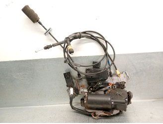 Recambio de cerradura puerta trasera derecha para lancia voyager monospace (404_) 2.8 crd (rt, 53) referencia OEM IAM K68030378A