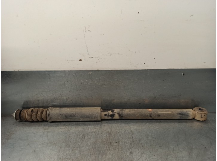 Recambio de amortiguador trasero derecho para dacia duster ambiance 4x2 referencia OEM IAM 562105043R E1010104 MONROE