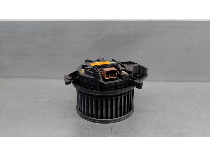 Recambio de motor calefaccion para audi a4 berlina (8e) 2.5 v6 24v tdi referencia OEM IAM 8E1820021B 