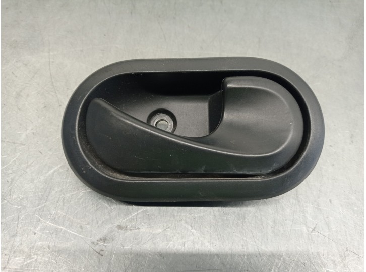 Recambio de maneta interior delantera derecha para dacia duster ambiance 4x2 referencia OEM IAM 8200733847  5 PUERTAS