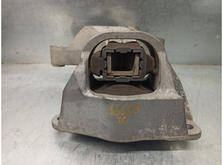 Replacement right engine mount for Dacia Logan MCV 1.5 DCI diesel cat OEM IAM reference 8200805809 
