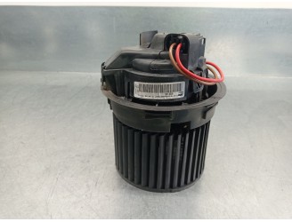 Recambio de motor calefaccion para dacia duster ambiance 4x2 referencia OEM IAM 272100975R N109038B 