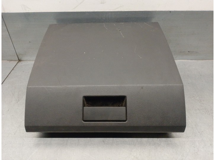 Recambio de guantera para dodge caliber 2.0 16v crd cat referencia OEM IAM PM49GBDBIN 60872610657A 