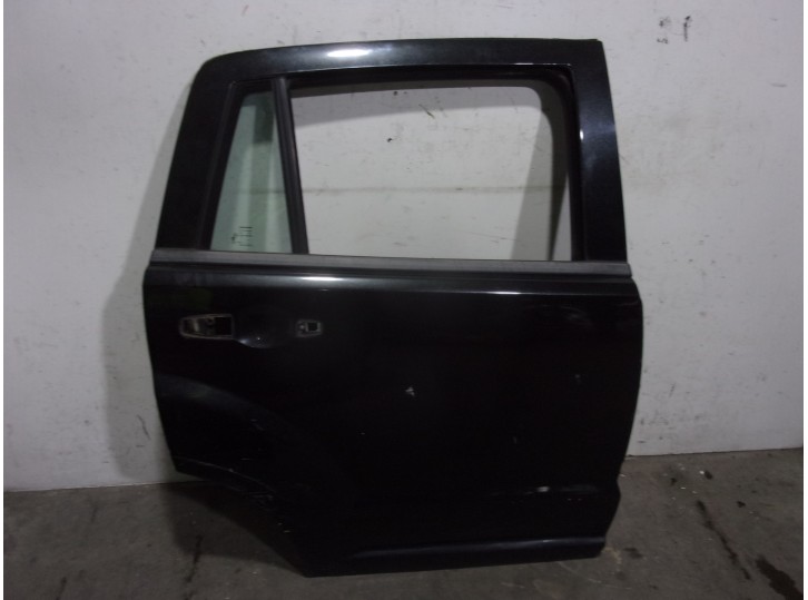Recambio de puerta trasera derecha para dodge caliber 2.0 16v crd cat referencia OEM IAM 5074162AE NEGRA 5 PUERTAS