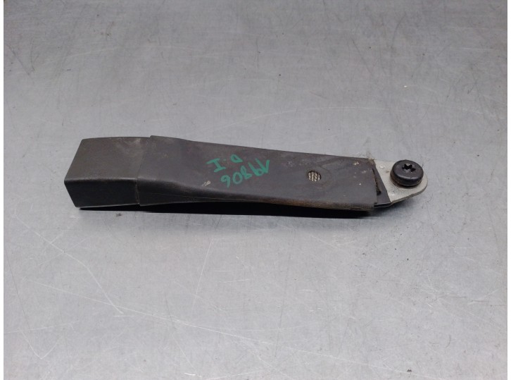 Recambio de enganche cinturon para dodge caliber 2.0 16v crd cat referencia OEM IAM 1HM271DVAA DELANTERO IZQUIERDO 5 PUERTAS