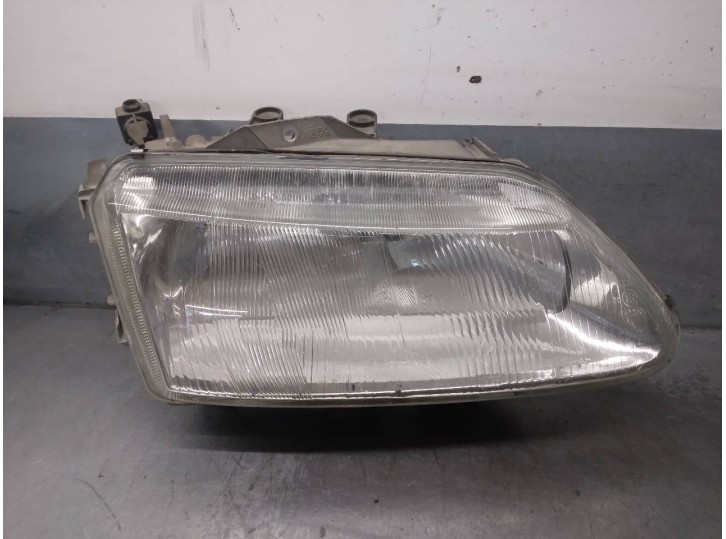 Recambio de faro derecho para renault laguna (b56) 1.8 mono cat referencia OEM IAM 7701038262  5 PUERTAS