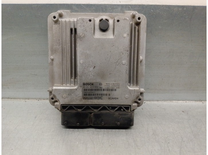 Recambio de centralita motor uce para dodge caliber 2.0 16v crd cat referencia OEM IAM P05187449AC 0281013693 BOSCH