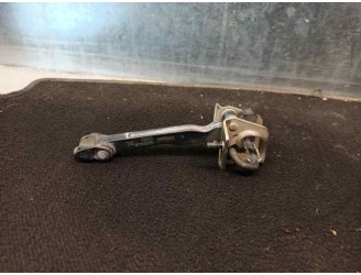 Recambio de retenedor puerta para volvo xc70 2.4 diesel cat referencia OEM IAM 8650061  