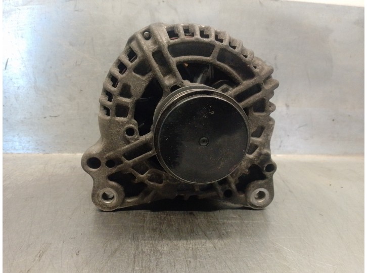 Recambio de alternador para dodge caliber 2.0 16v crd cat referencia OEM IAM 05033757AB 0124525128 BOSCH