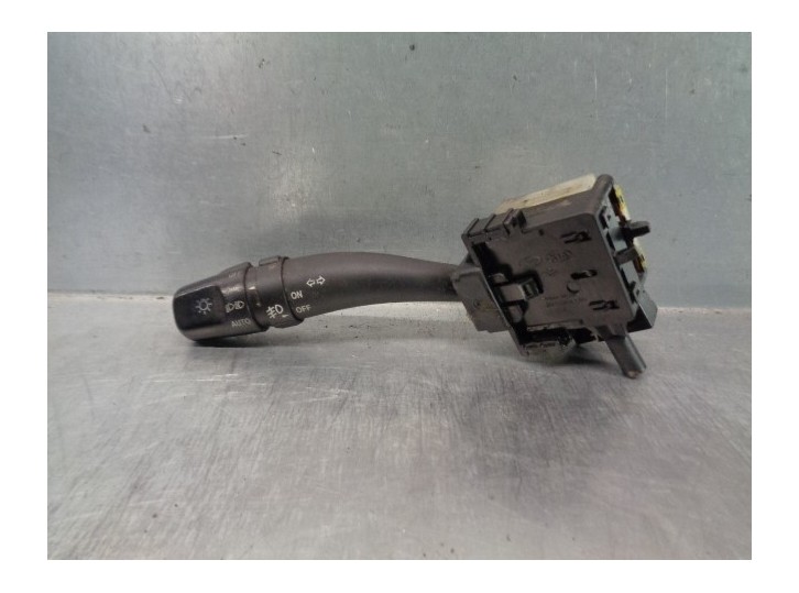 Recambio de mando luces para kia carnival 2.9 crdi cat referencia OEM IAM 934104D200 