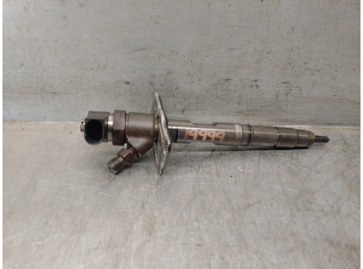 Recambio de inyector para audi a8 (4e2) 4.0 v8 32v tdi biturbo cat (ase) referencia OEM IAM 057103113C 