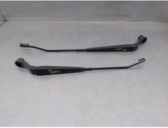 Recambio de brazo limpia delantero derecho para dodge caliber 2.0 16v crd cat referencia OEM IAM 5183259AA 5183257AA 