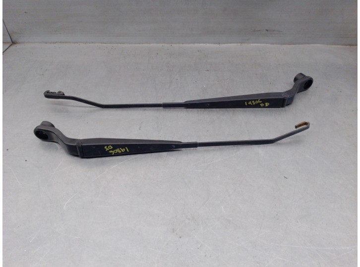 Replacement front right wiper arm for Dodge Caliber 2.0 16V CRD CAT OEM IAM reference 5183259AA 5183257AA 