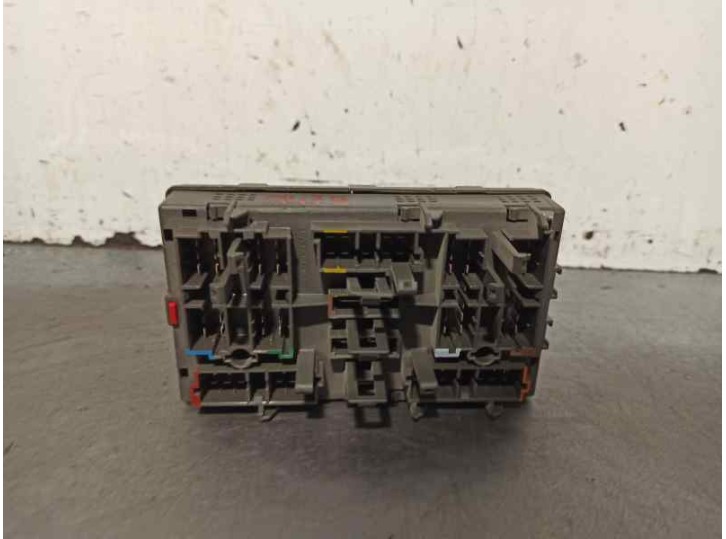 Recambio de caja reles / fusibles para peugeot partner (s1) 1.9 diesel referencia OEM IAM 9568205480 