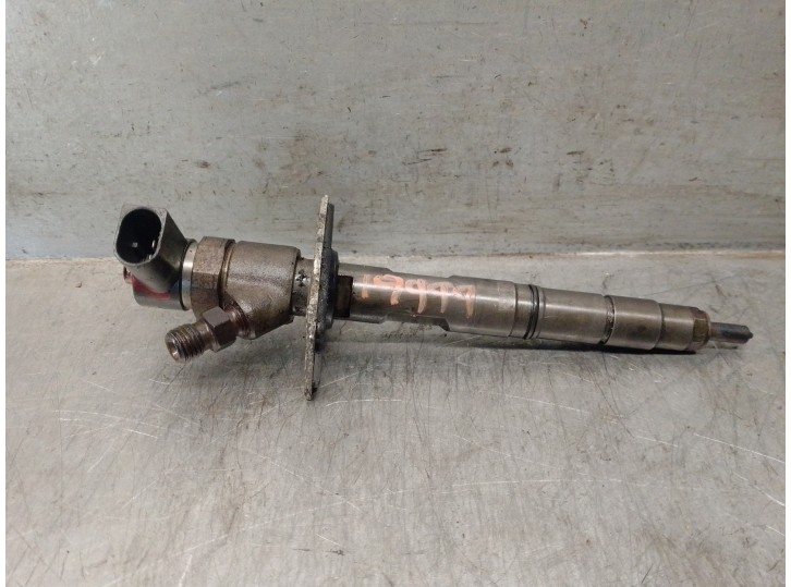 Recambio de inyector para audi a8 (4e2) 4.0 v8 32v tdi biturbo cat (ase) referencia OEM IAM 057103113C 