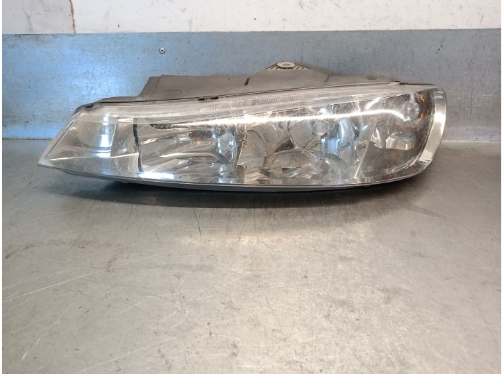 Recambio de faro izquierdo para peugeot 406 berlina (s1/s2) 2.0 hdi referencia OEM IAM 9630423277 6204V2 