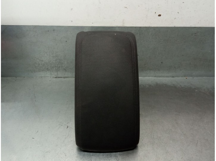 Recambio de apoyabrazos central para audi a3 sportback (8va, 8vf) 2.0 tdi referencia OEM IAM 8V0864283  