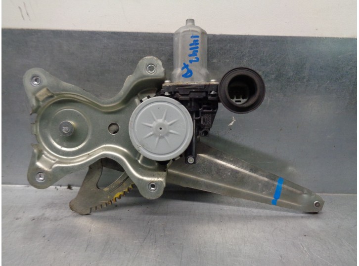 Recambio de elevalunas trasero derecho para lexus is 200 (ds2/is2) 220d referencia OEM IAM 6980322200 6 PINES 4 PUERTAS