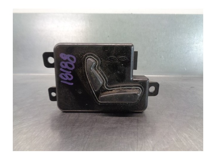 Recambio de mando asiento izquierdo para kia carnival 2.9 crdi cat referencia OEM IAM 889904D000  