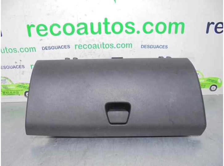 Recambio de guantera para toyota aygo 1.0 cat referencia OEM IAM 555500H010  
