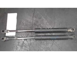 Replacement trunk / tailgate shock absorbers for Ford Focus Berlina (CAK) 1.6 16V CAT OEM IAM reference 3M51A406A10AF 