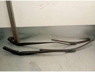 Recambio de brazo limpia delantero derecho para lancia voyager monospace (404_) 2.8 crd (rt, 53) referencia OEM IAM 05113044AB K