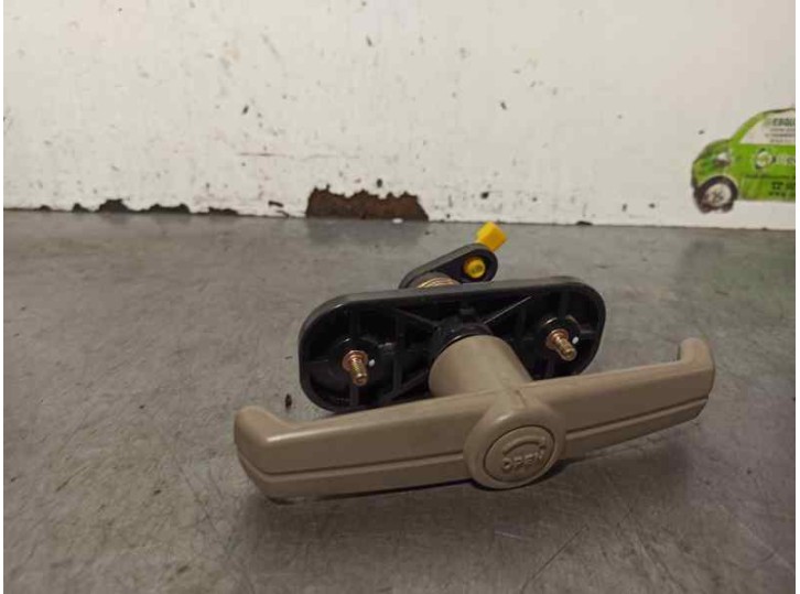 Replacement rear left interior door handle for SsangYong Kyron 2.0 OEM IAM reference 7143109000EAN DE PORTON