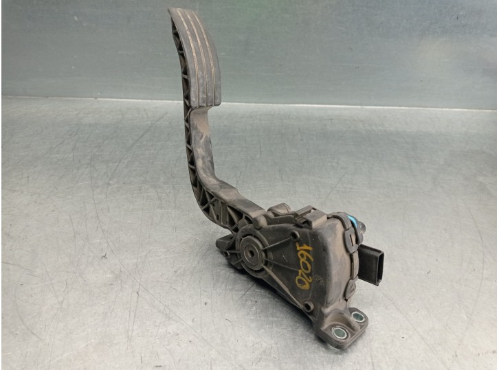 Recambio de potenciometro pedal para renault twingo authentique referencia OEM IAM 8200426241E 6PV00908504 HELLA