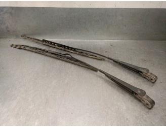 Recambio de brazo limpia delantero derecho para mercedes-benz clase s (w126) berlina+coupe 3.0 referencia OEM IAM A1268203044 A1