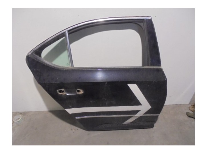 Recambio de puerta trasera derecha para skoda superb (3v3) active referencia OEM IAM 3V5833052 NEGRA ROTULADA 5 PUERTAS