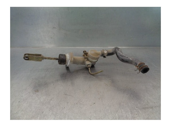 Recambio de bomba embrague para nissan vanette (c 220) 2.0 diesel referencia OEM IAM 3061001C10  