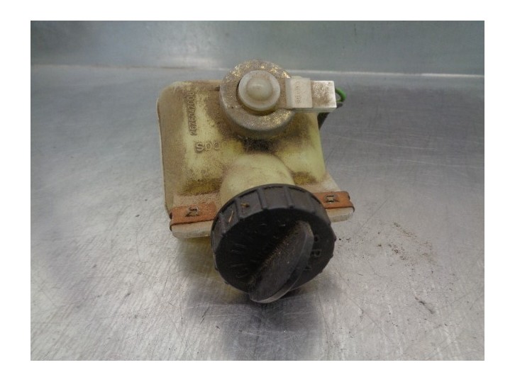 Recambio de deposito servo para nissan vanette (c 220) 2.0 diesel referencia OEM IAM 2676047008  