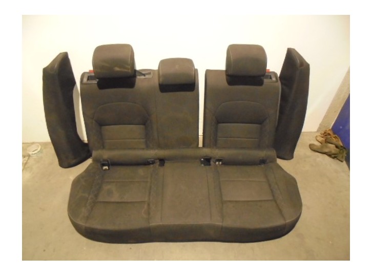 Recambio de asientos traseros para skoda superb (3v3) active referencia OEM IAM  TELA NEGRA 5 PUERTAS
