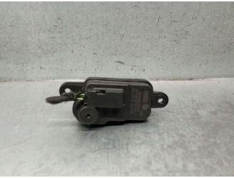 Recambio de motor tapa deposito combustible para audi a3 sportback (8va, 8vf) 2.0 tdi referencia OEM IAM 8V0862153A 
