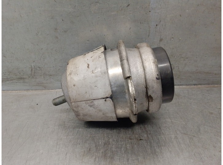 Recambio de soporte motor izquierdo para porsche cayenne (typ 92aa) 3.0 v6 tdi cat referencia OEM IAM 7P6199131D 