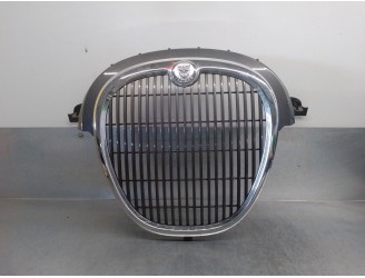 Recambio de rejilla delantera para jaguar s-type 2.7 v6 diesel executive referencia OEM IAM 4R838A100AB 